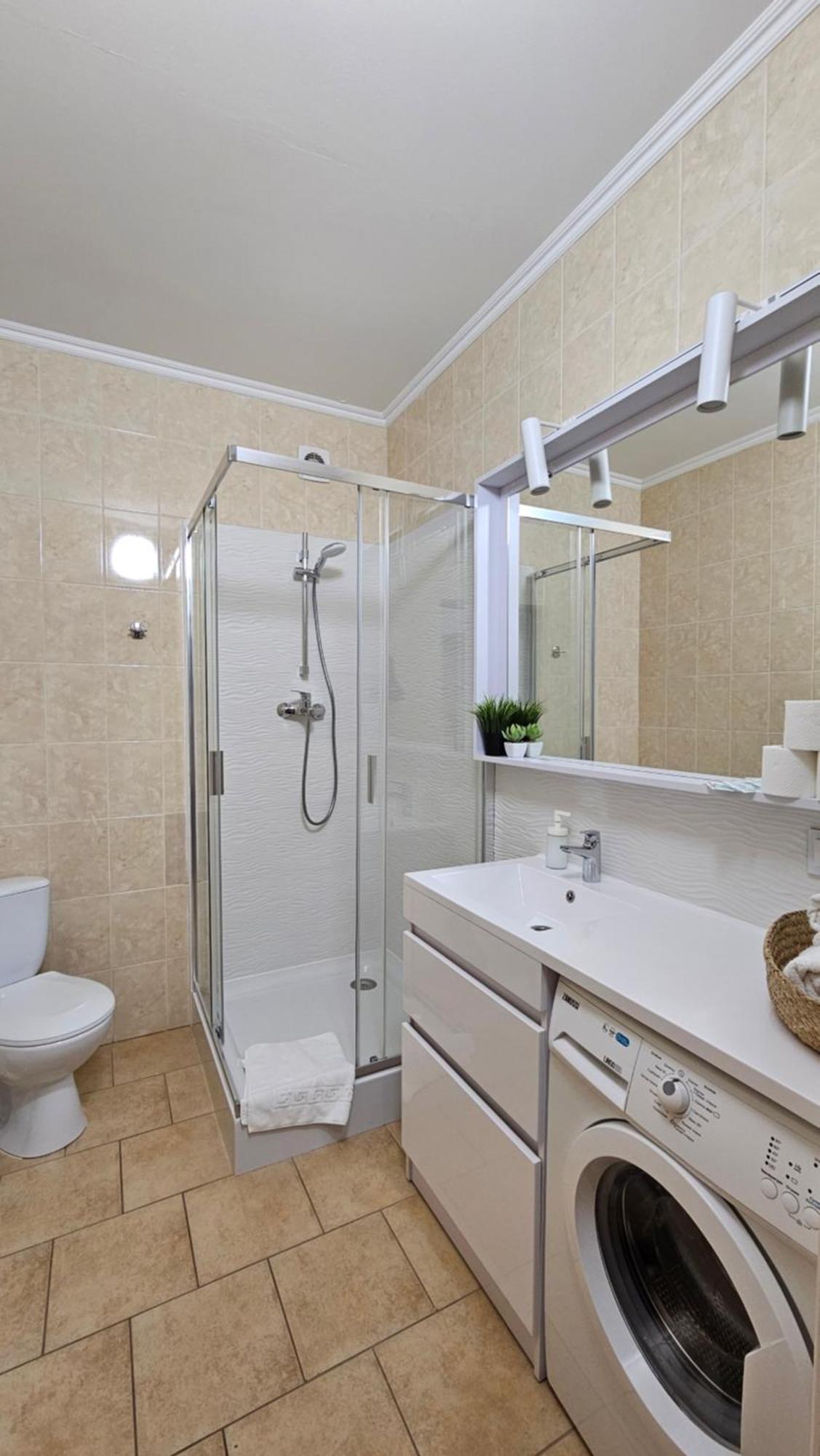 Green Apartment Mukačevo Esterno foto